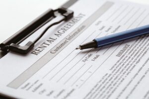 signing lease agreement from landlord 